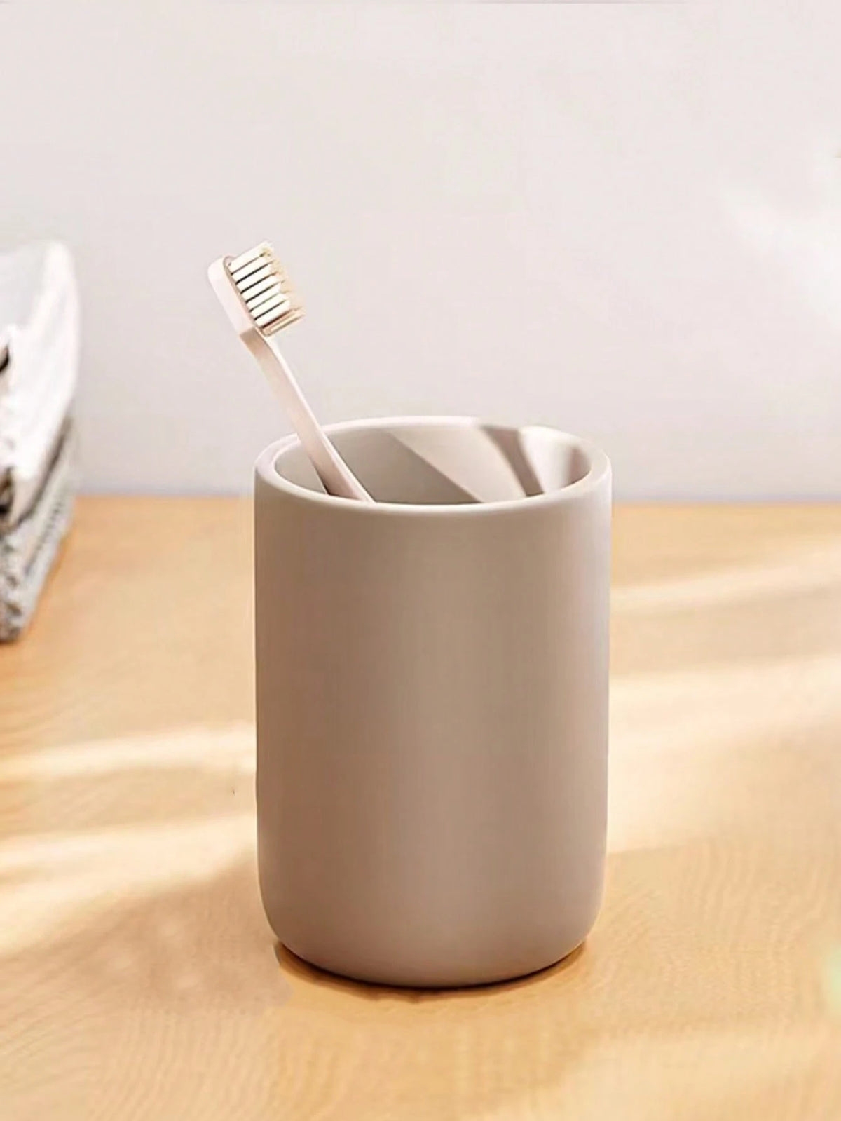 1 Piece Of Household Plastic Toothbrush Cup, Household Mouthwash Cup, Simple And Plain Color Wash Cup, Toothbrush And Tooth Cup, Large Capacity Wash Cup