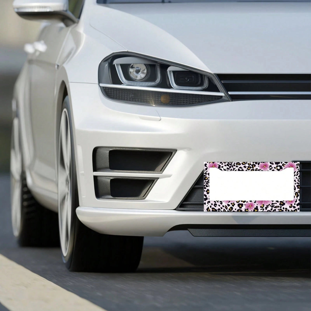 1 Piece Of Pink Floral And Leopard Print License Plate Frame, Vehicle Decorative License Plate Cover, Aluminum License Plate Bracket, Rust-Proof, Shockproof, And Rainproof, Suitable For American Stand