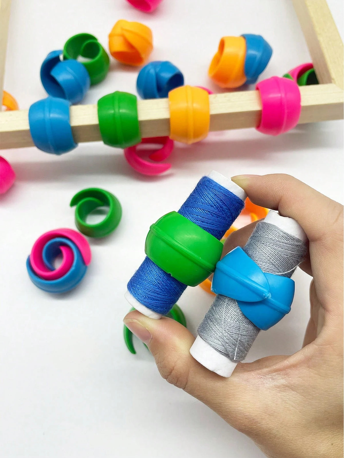 10pcs Silicone Thread Spool Huggers, Reusable Thread End Fixation Spool Caps, Colorful Spool Protectors, Available In Blue, Rose Red, Green, Orange, Suitable For Sewing Machines, Embroidery Machines A
