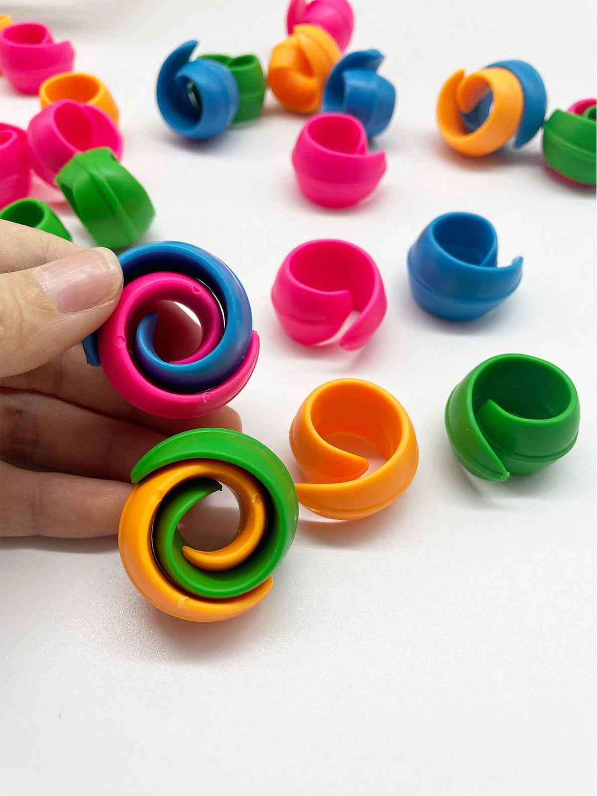 10pcs Silicone Thread Spool Huggers, Reusable Thread End Fixation Spool Caps, Colorful Spool Protectors, Available In Blue, Rose Red, Green, Orange, Suitable For Sewing Machines, Embroidery Machines A