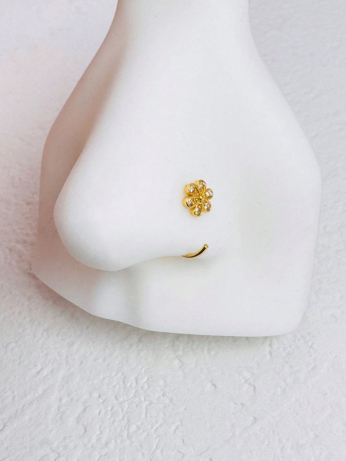 1pc 18K Gold Plated Stainless Steel C-Shaped Mini Zirconia Flower Nose Ring, Hypoallergenic Lightweight Nose Jewelry Earring Nose Piercing Jewelry Lip Ring Nose Ring Women Lip Ring Earring Cartilage R