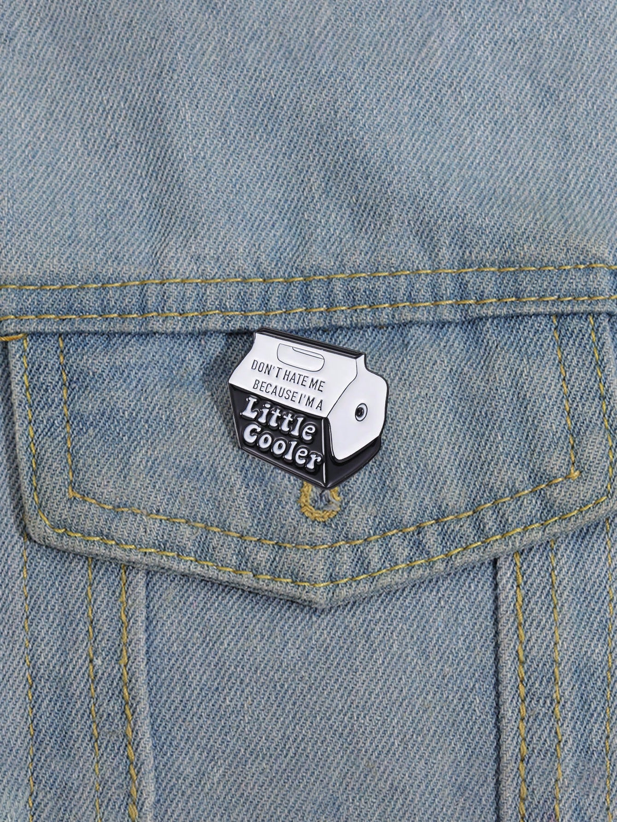 1pc Creative Black Milk Box Shaped Cartoon Brooch, Suitable For Men And Women Daily Wear