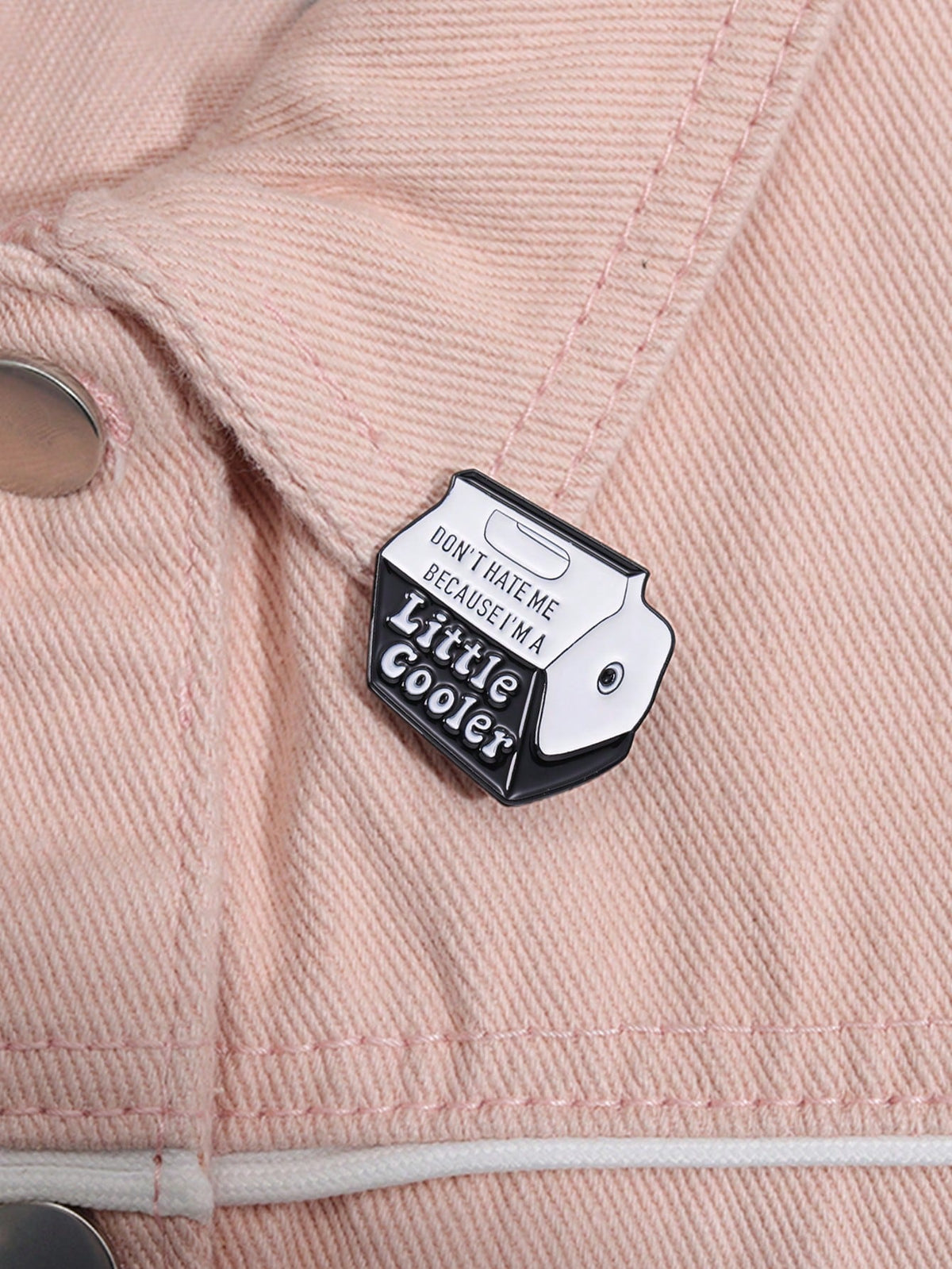 1pc Creative Black Milk Box Shaped Cartoon Brooch, Suitable For Men And Women Daily Wear
